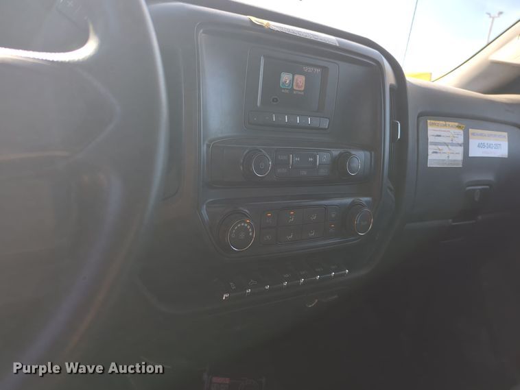 image for item ER4518 2016 Chevrolet Silverado 3500HD utility bed pickup truck