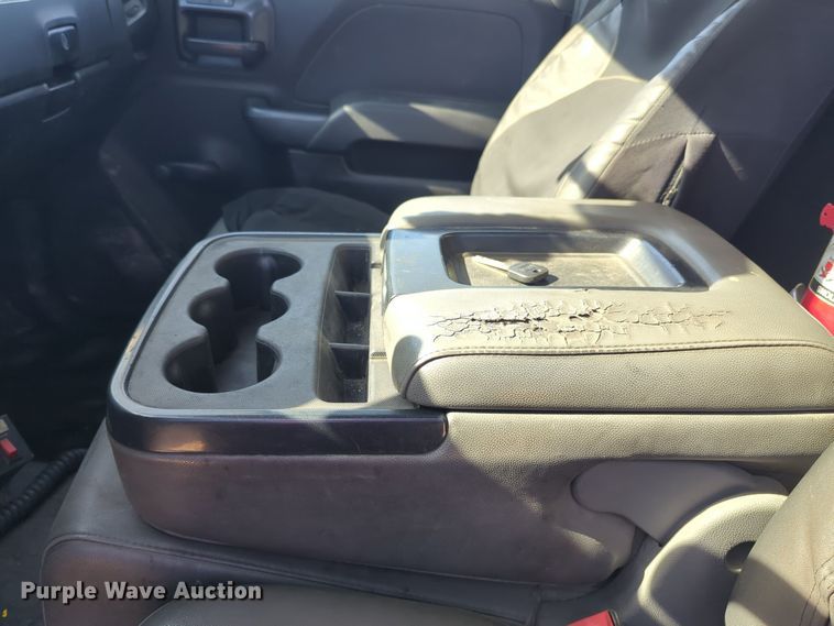 image for item ER4518 2016 Chevrolet Silverado 3500HD utility bed pickup truck