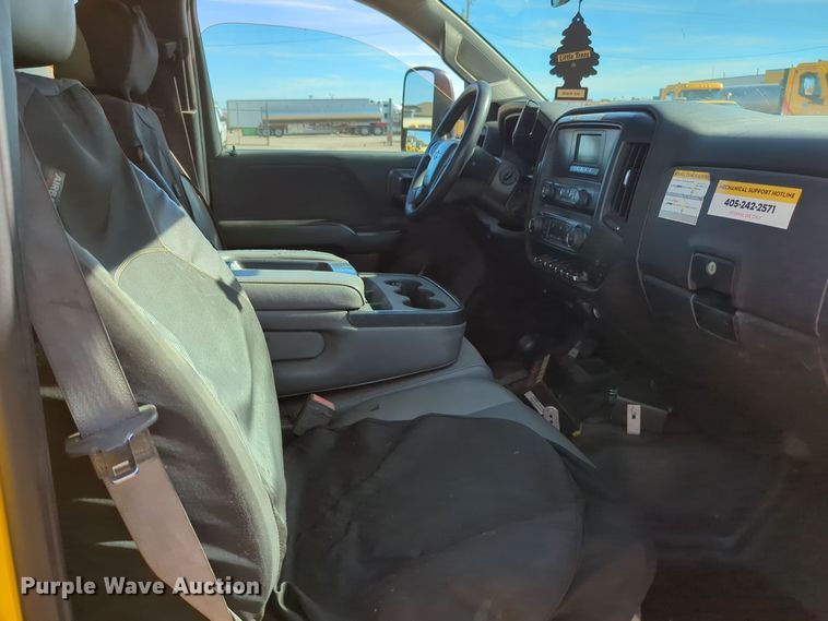 image for item ER4518 2016 Chevrolet Silverado 3500HD utility bed pickup truck