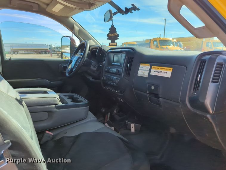 image for item ER4518 2016 Chevrolet Silverado 3500HD utility bed pickup truck