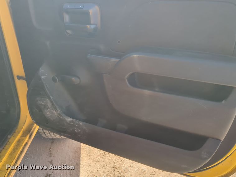 image for item ER4518 2016 Chevrolet Silverado 3500HD utility bed pickup truck