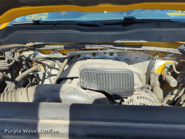 image for item ER4518 2016 Chevrolet Silverado 3500HD utility bed pickup truck