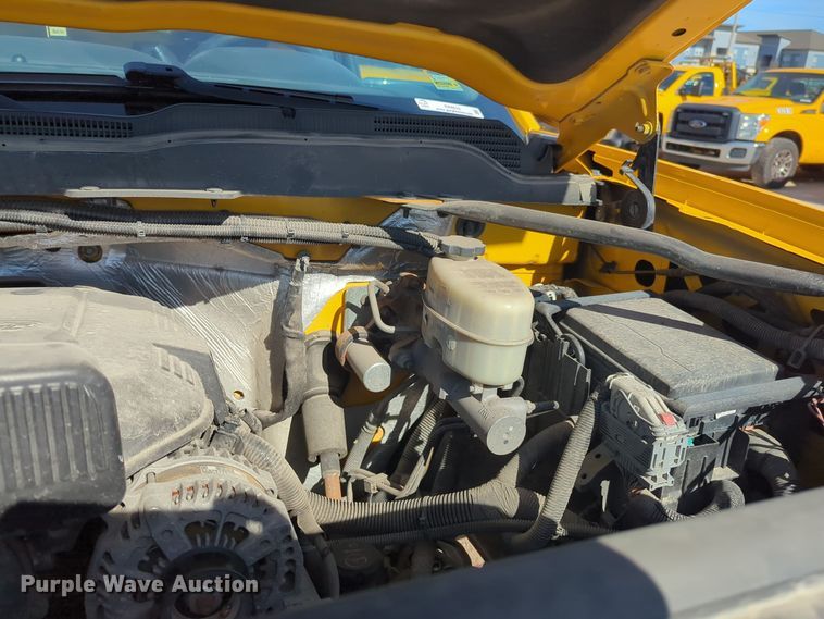 image for item ER4518 2016 Chevrolet Silverado 3500HD utility bed pickup truck