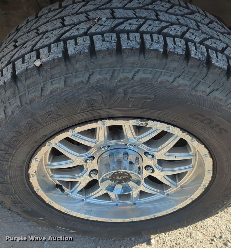 image for item ER4518 2016 Chevrolet Silverado 3500HD utility bed pickup truck