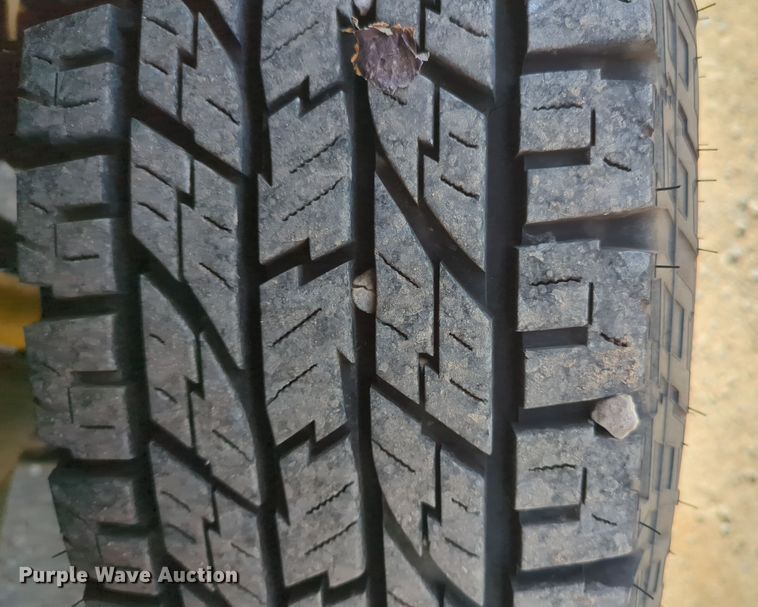 image for item ER4518 2016 Chevrolet Silverado 3500HD utility bed pickup truck