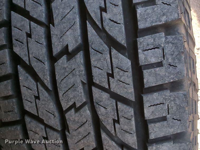 image for item ER4518 2016 Chevrolet Silverado 3500HD utility bed pickup truck