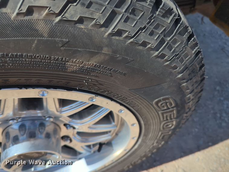 image for item ER4518 2016 Chevrolet Silverado 3500HD utility bed pickup truck