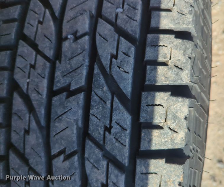 image for item ER4518 2016 Chevrolet Silverado 3500HD utility bed pickup truck