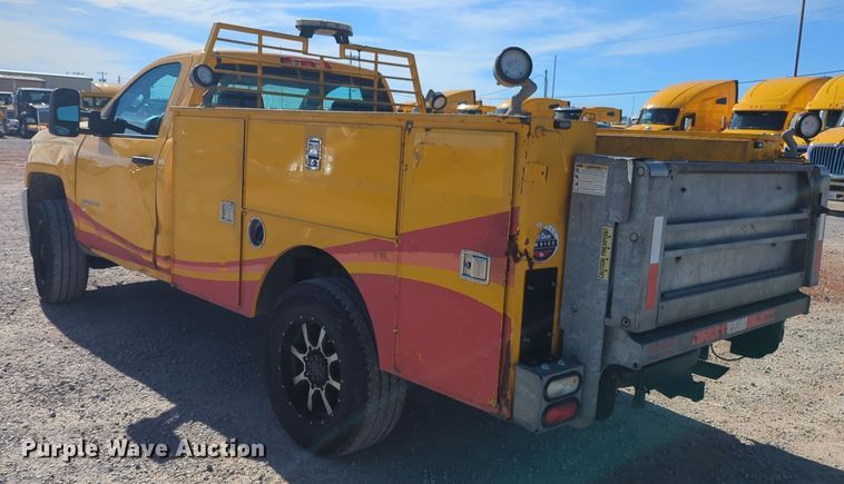 image for item ER4520 2015 Chevrolet Silverado 3500HD utility bed pickup truck