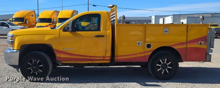 image for item ER4520 2015 Chevrolet Silverado 3500HD utility bed pickup truck