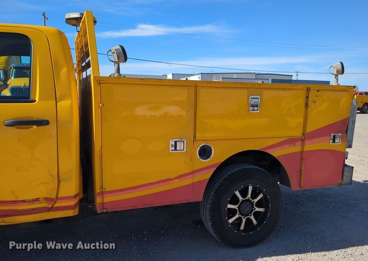 image for item ER4520 2015 Chevrolet Silverado 3500HD utility bed pickup truck