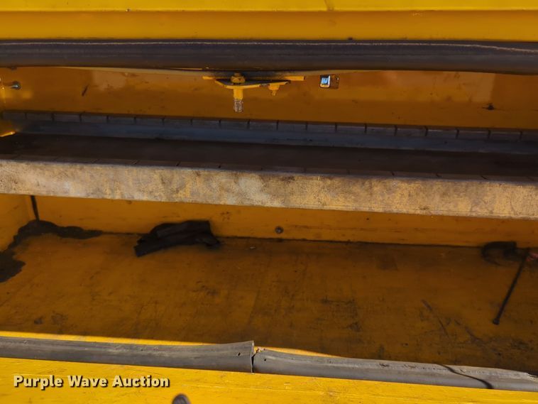 image for item ER4520 2015 Chevrolet Silverado 3500HD utility bed pickup truck