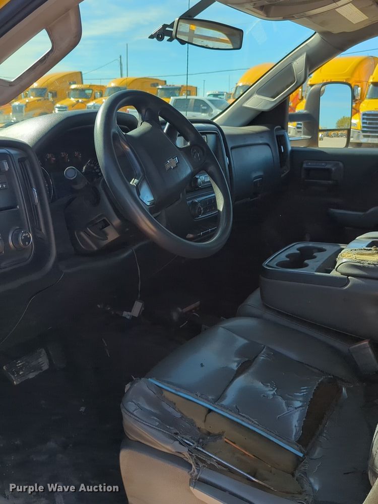 image for item ER4520 2015 Chevrolet Silverado 3500HD utility bed pickup truck