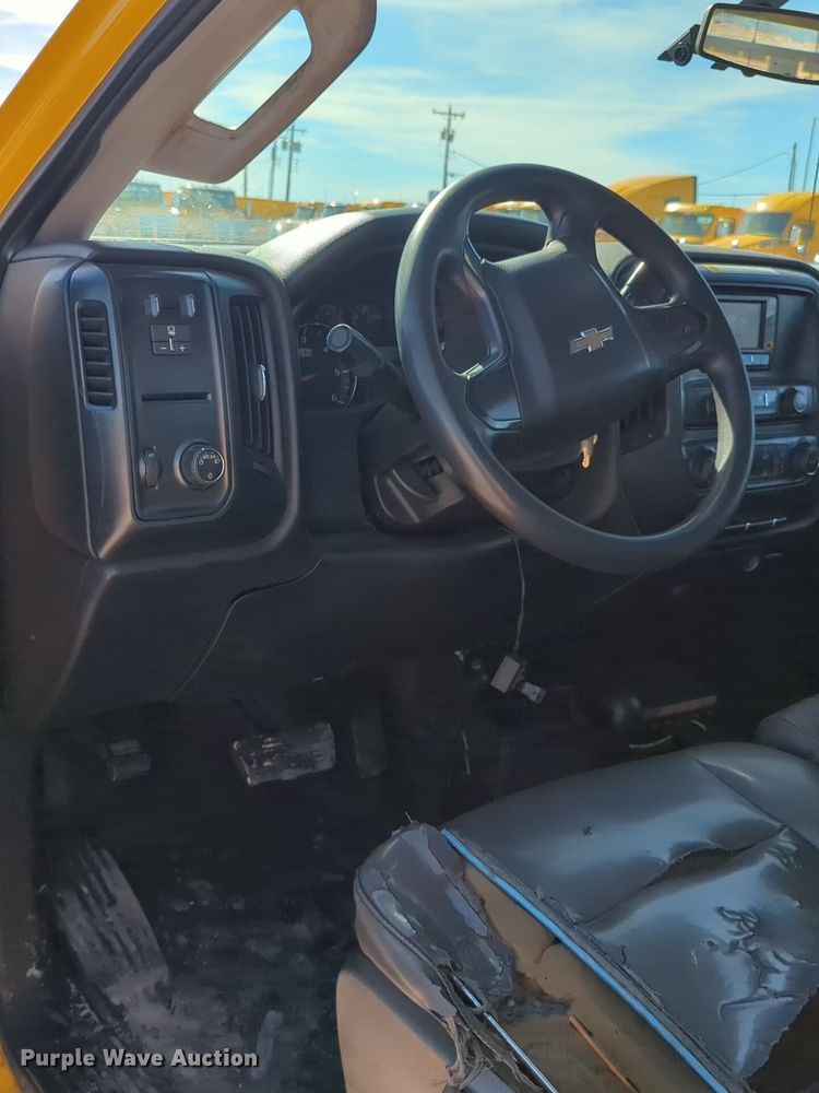 image for item ER4520 2015 Chevrolet Silverado 3500HD utility bed pickup truck