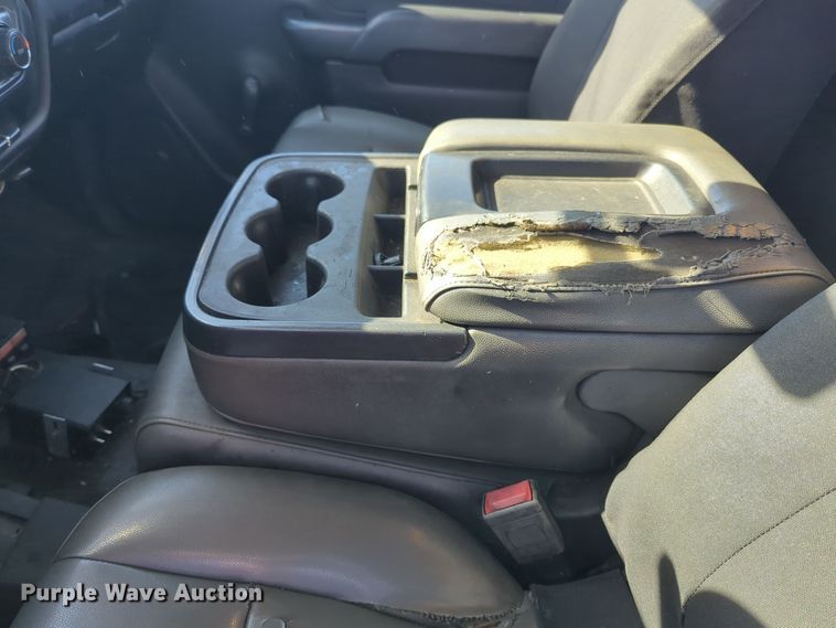 image for item ER4520 2015 Chevrolet Silverado 3500HD utility bed pickup truck