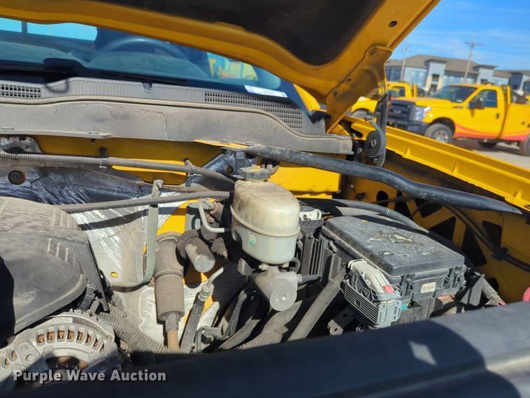 image for item ER4520 2015 Chevrolet Silverado 3500HD utility bed pickup truck