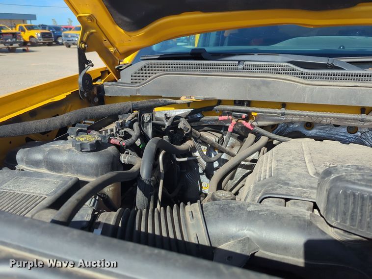 image for item ER4520 2015 Chevrolet Silverado 3500HD utility bed pickup truck