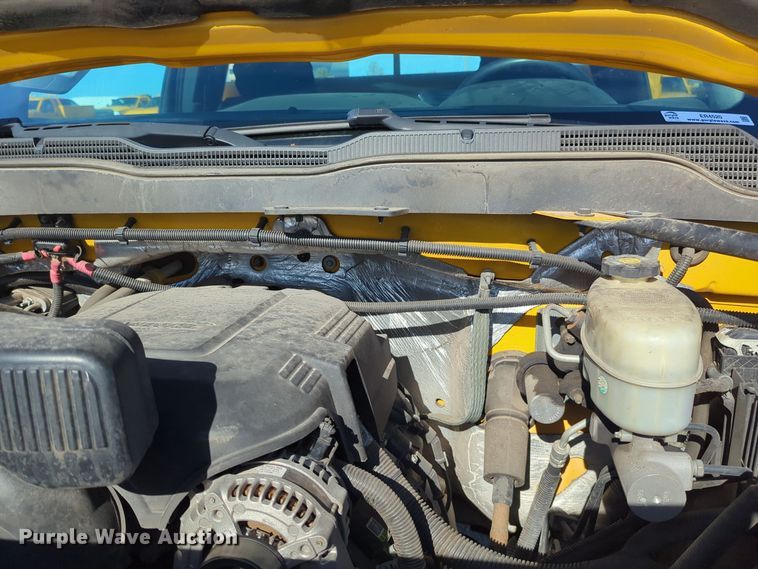 image for item ER4520 2015 Chevrolet Silverado 3500HD utility bed pickup truck