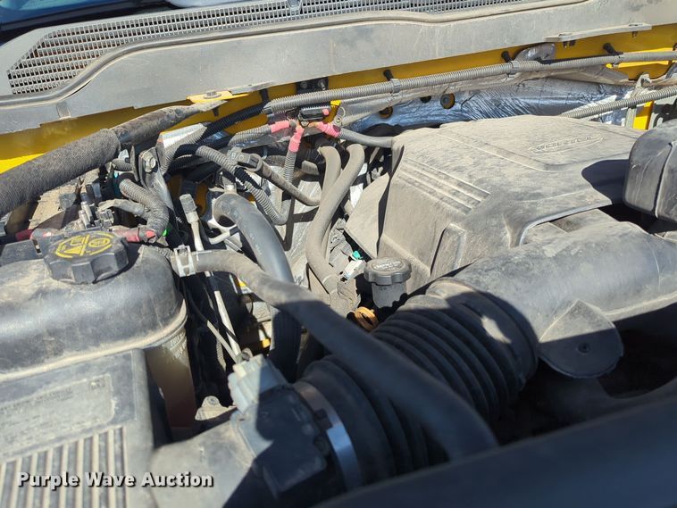 image for item ER4520 2015 Chevrolet Silverado 3500HD utility bed pickup truck