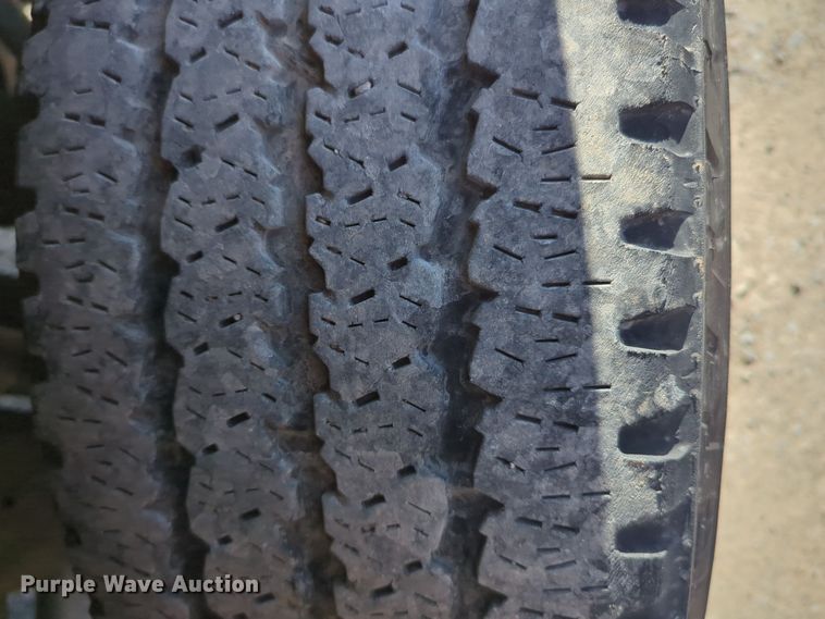 image for item ER4520 2015 Chevrolet Silverado 3500HD utility bed pickup truck