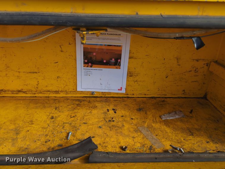 image for item ER4522 2015 Ford F350 Super Duty utility bed pickup truck