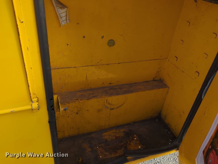 image for item ER4522 2015 Ford F350 Super Duty utility bed pickup truck