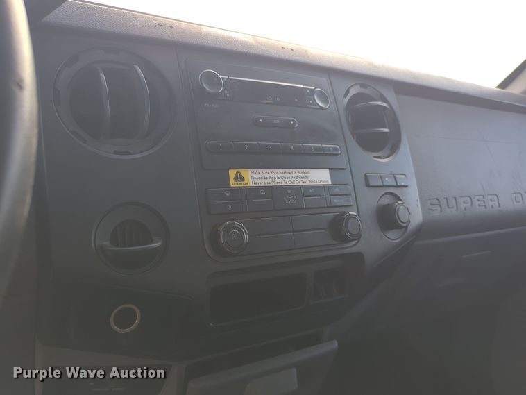 image for item ER4522 2015 Ford F350 Super Duty utility bed pickup truck