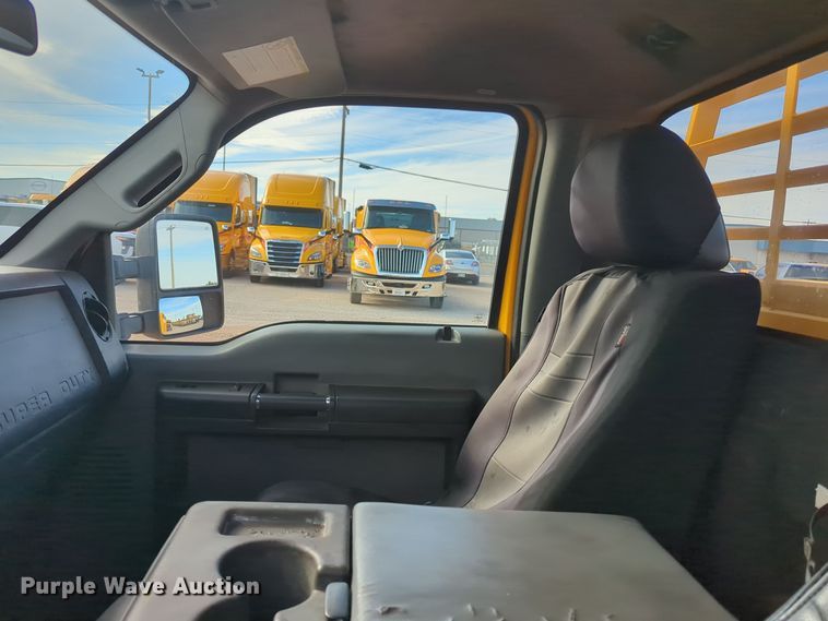 image for item ER4522 2015 Ford F350 Super Duty utility bed pickup truck