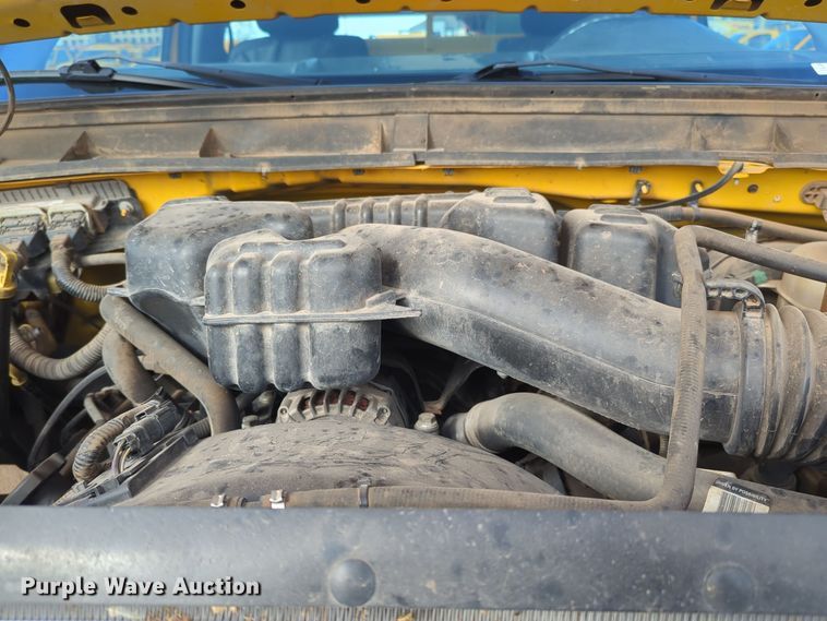 image for item ER4522 2015 Ford F350 Super Duty utility bed pickup truck