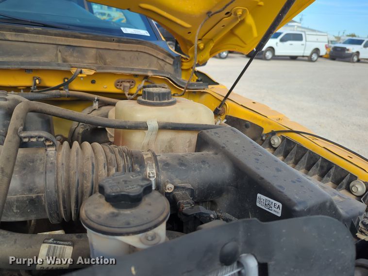 image for item ER4522 2015 Ford F350 Super Duty utility bed pickup truck