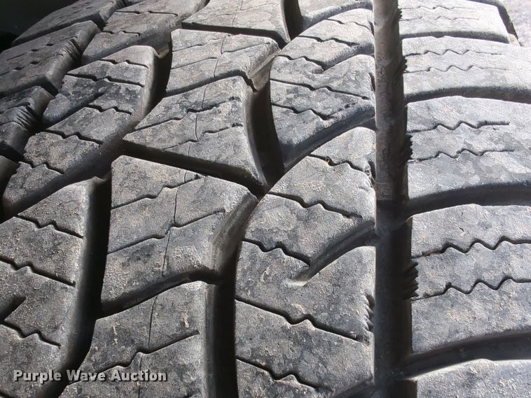 image for item ER4522 2015 Ford F350 Super Duty utility bed pickup truck