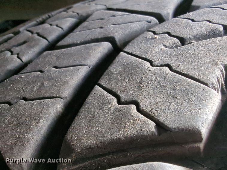 image for item ER4522 2015 Ford F350 Super Duty utility bed pickup truck