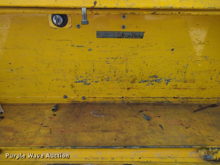 image for item ER4524 2016 Ford F350 Super Duty utility bed pickup truck