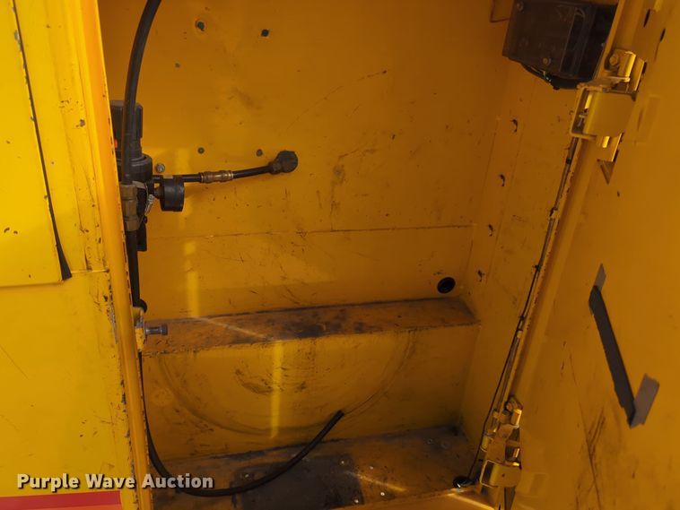 image for item ER4524 2016 Ford F350 Super Duty utility bed pickup truck