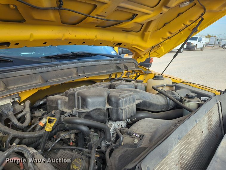 image for item ER4524 2016 Ford F350 Super Duty utility bed pickup truck