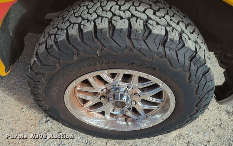 image for item ER4524 2016 Ford F350 Super Duty utility bed pickup truck