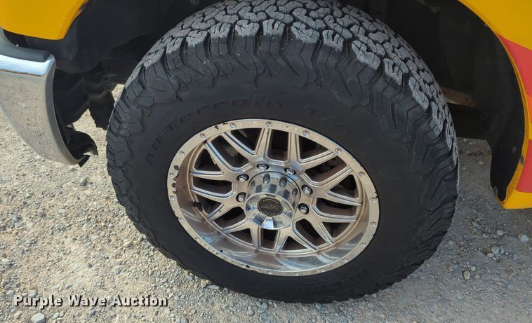 image for item ER4524 2016 Ford F350 Super Duty utility bed pickup truck