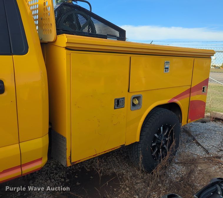 image for item ER4525 2018 Ford F350 Super Duty utility bed pickup truck