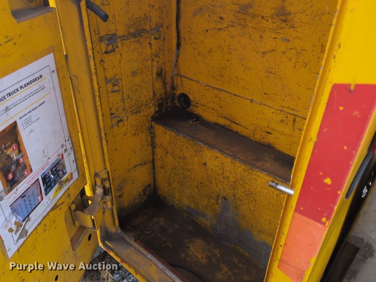 image for item ER4525 2018 Ford F350 Super Duty utility bed pickup truck