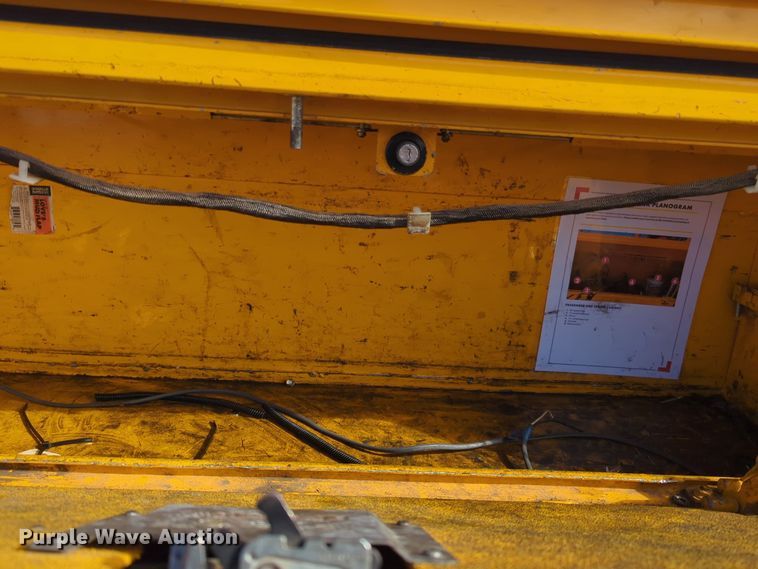 image for item ER4525 2018 Ford F350 Super Duty utility bed pickup truck