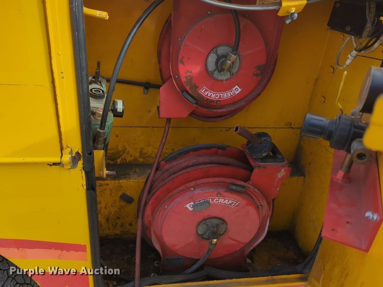 image for item ER4526 2015 Ford F350 Super Duty utility bed pickup truck