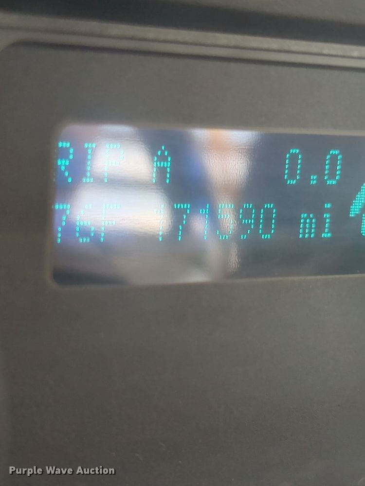 image for item ER4526 2015 Ford F350 Super Duty utility bed pickup truck