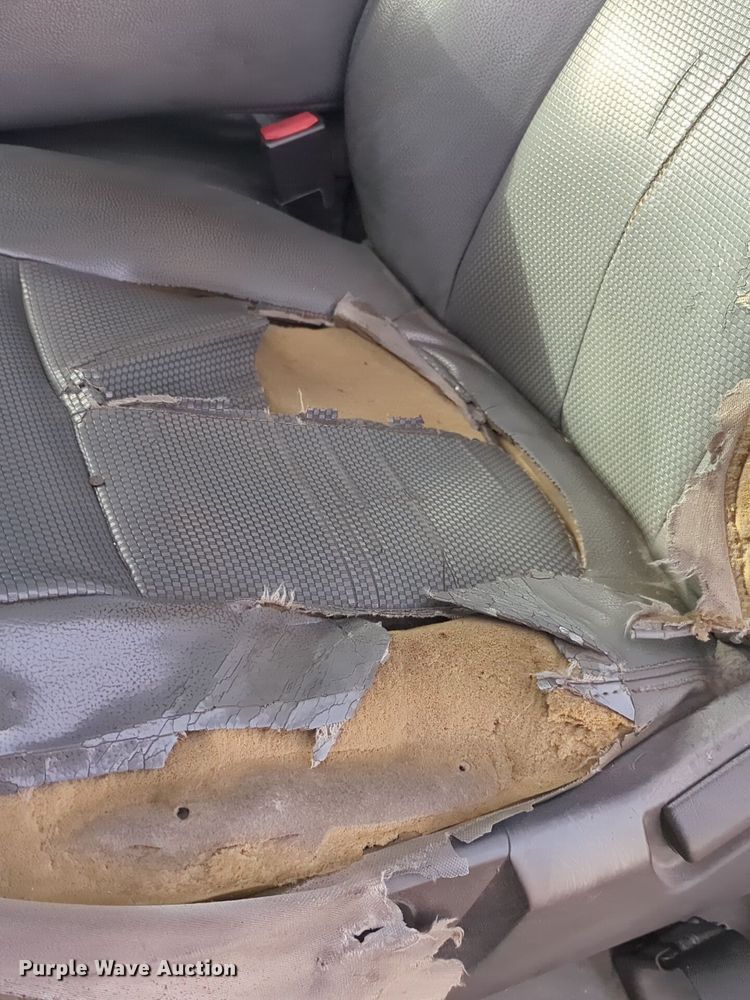 image for item ER4526 2015 Ford F350 Super Duty utility bed pickup truck