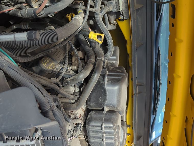 image for item ER4526 2015 Ford F350 Super Duty utility bed pickup truck