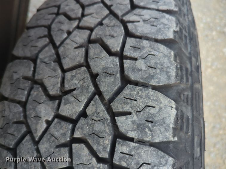 image for item ER4526 2015 Ford F350 Super Duty utility bed pickup truck