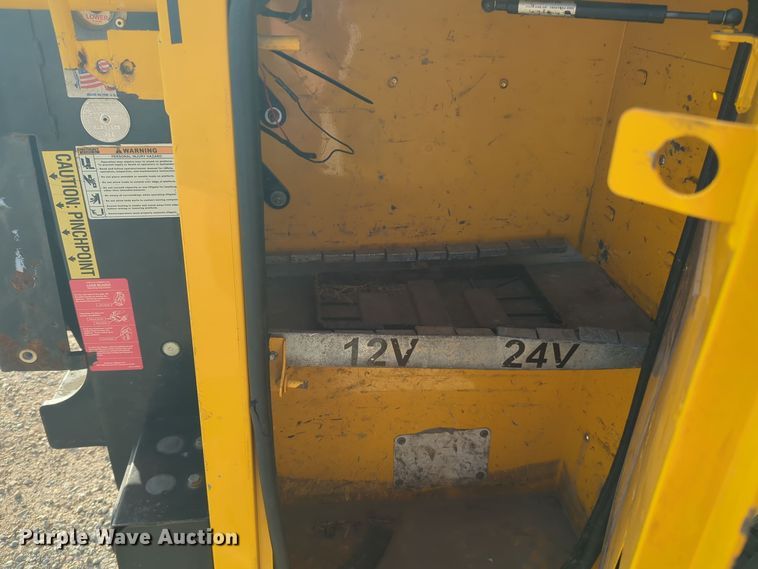 image for item ER4527 2015 Ford F350 Super Duty utility bed pickup truck