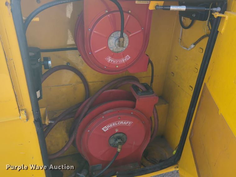 image for item ER4527 2015 Ford F350 Super Duty utility bed pickup truck