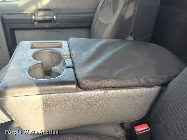 image for item ER4527 2015 Ford F350 Super Duty utility bed pickup truck