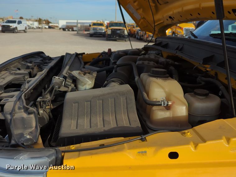 image for item ER4527 2015 Ford F350 Super Duty utility bed pickup truck