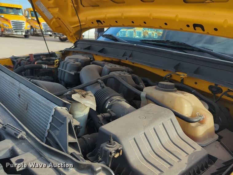 image for item ER4527 2015 Ford F350 Super Duty utility bed pickup truck